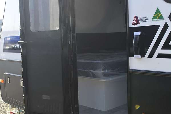 2025 New Age Manta Ray 15ft Embark