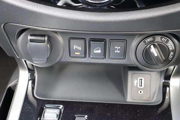 2024 Nissan Navara ST-X D23 4X4