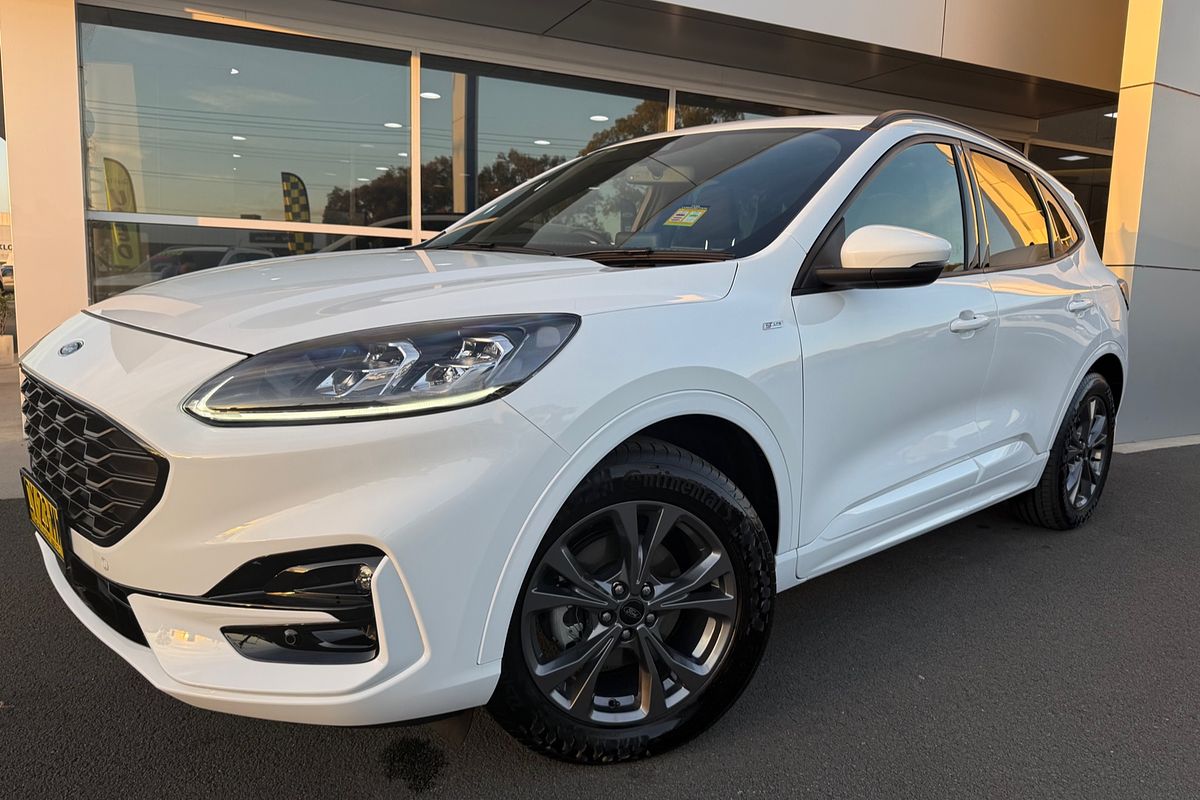 2020 Ford Escape ST-Line ZH