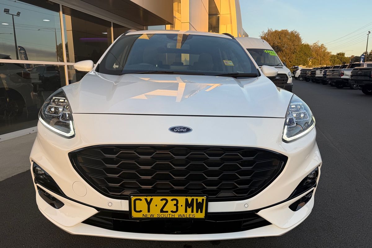 2020 Ford Escape ST-Line ZH