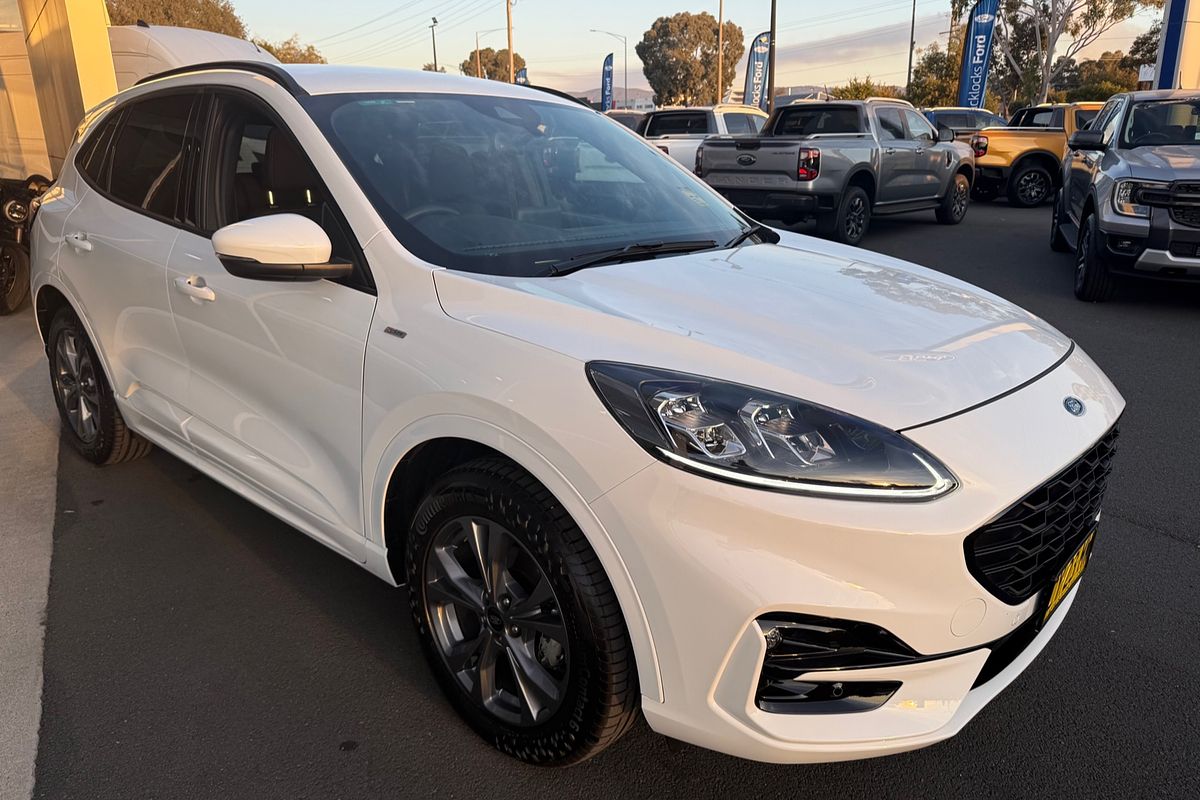 2020 Ford Escape ST-Line ZH