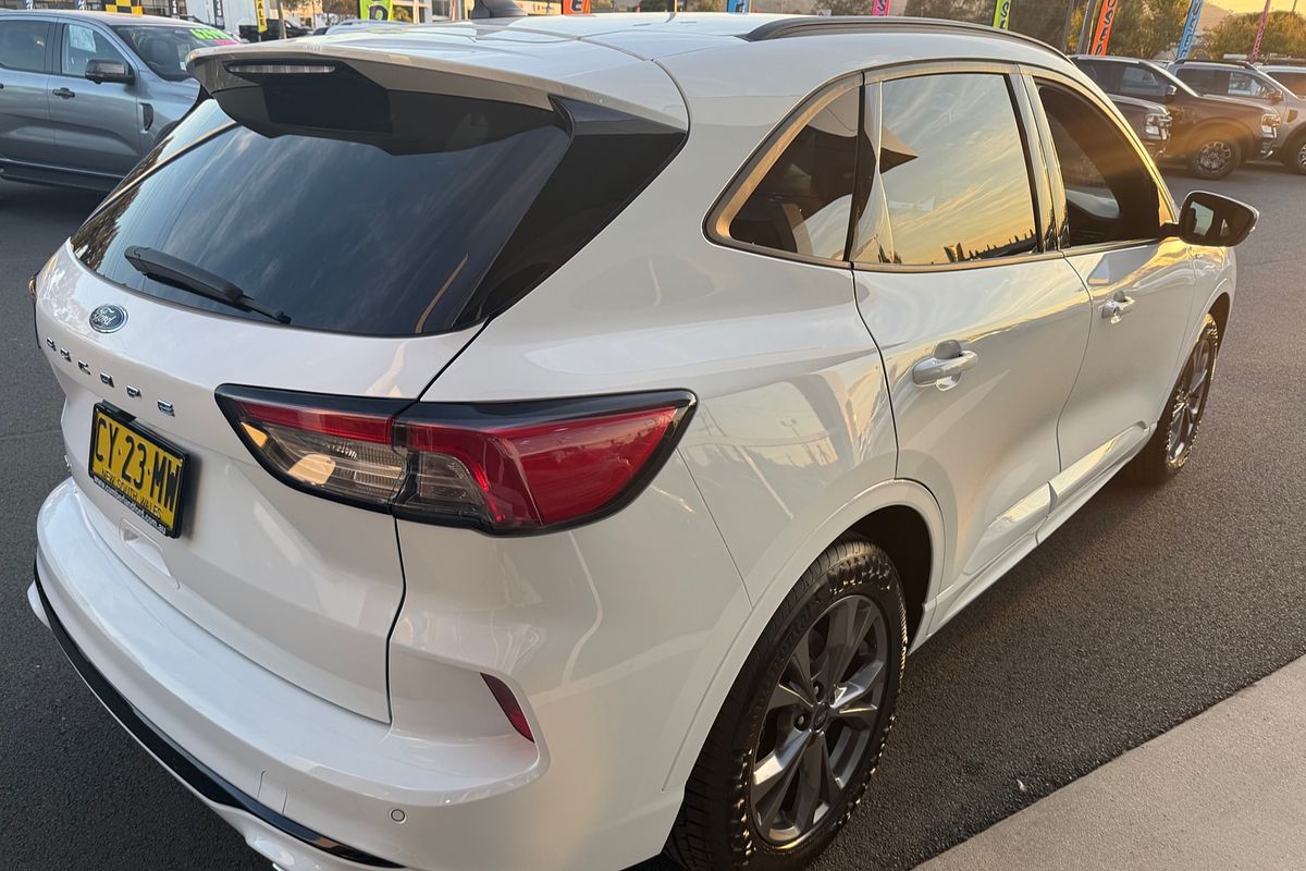 2020 Ford Escape ST-Line ZH