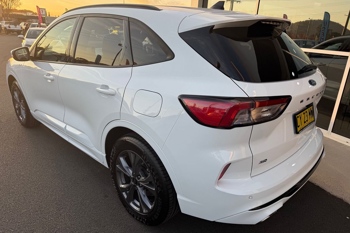 2020 Ford Escape ST-Line ZH
