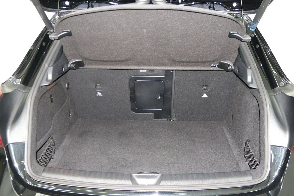 2019 Mercedes-Benz GLA-Class GLA180 X156