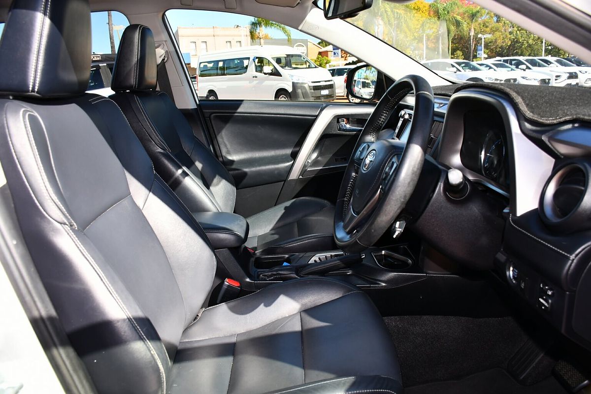 2017 Toyota RAV4 Cruiser ASA44R