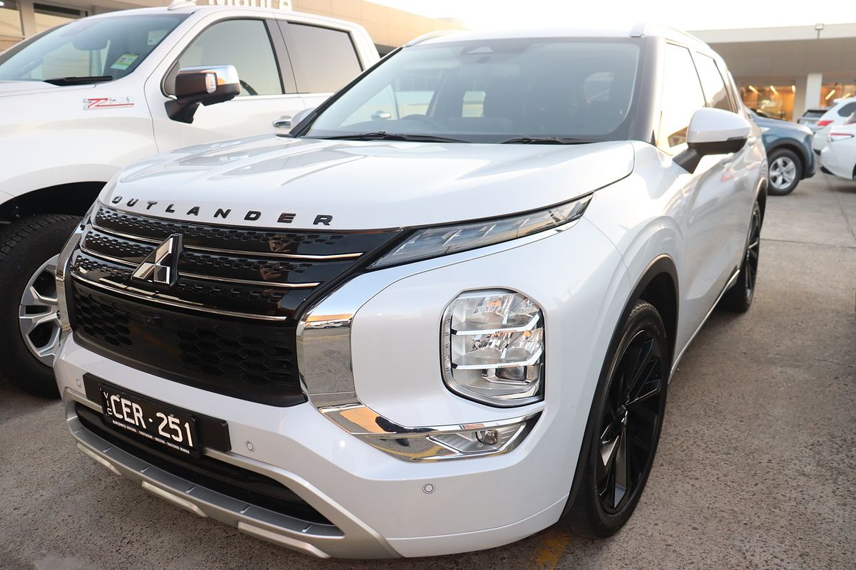 2022 Mitsubishi Outlander Exceed ZM