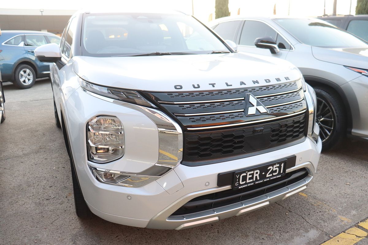 2022 Mitsubishi Outlander Exceed ZM