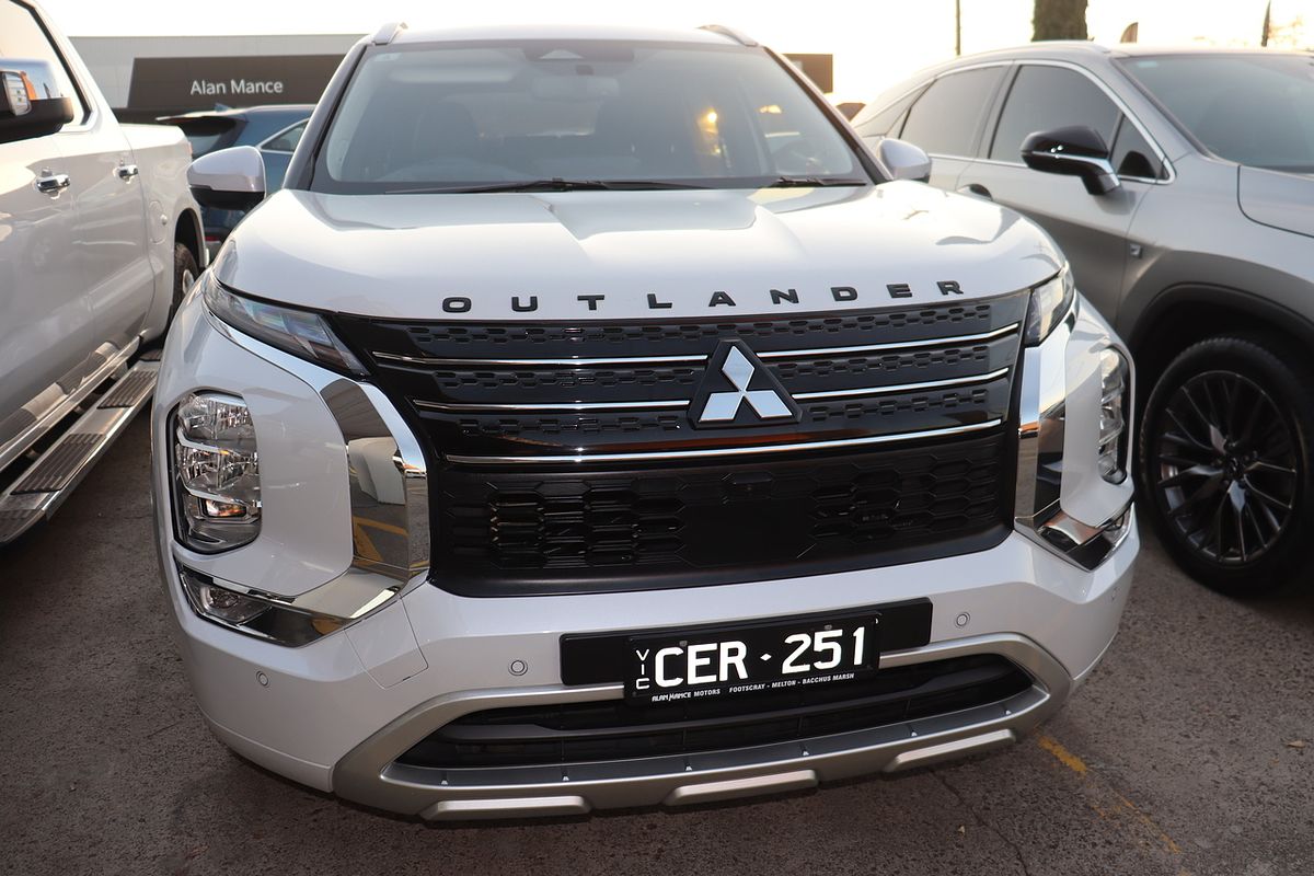 2022 Mitsubishi Outlander Exceed ZM