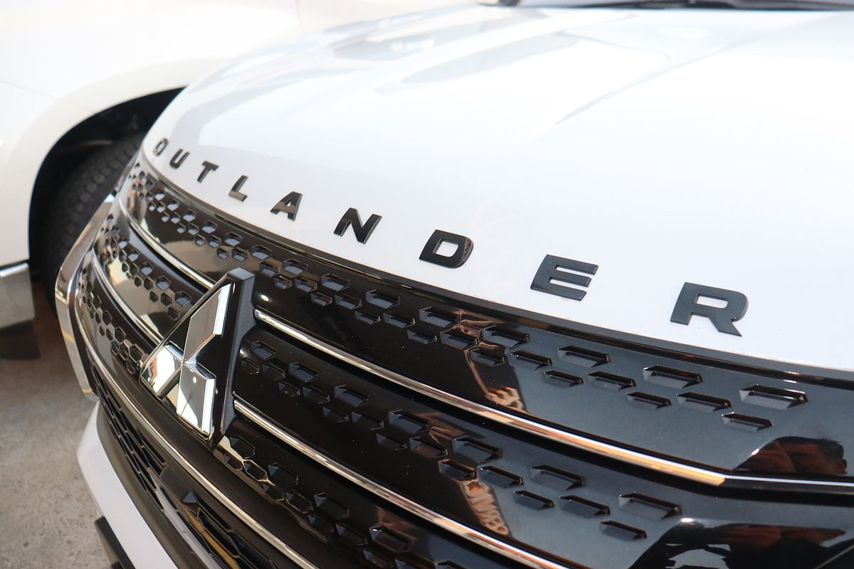 2022 Mitsubishi Outlander Exceed ZM