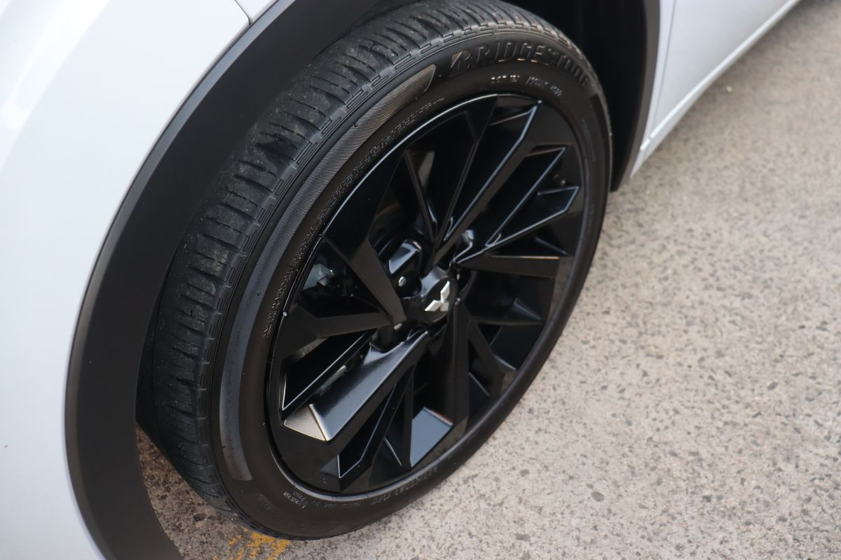 2022 Mitsubishi Outlander Exceed ZM