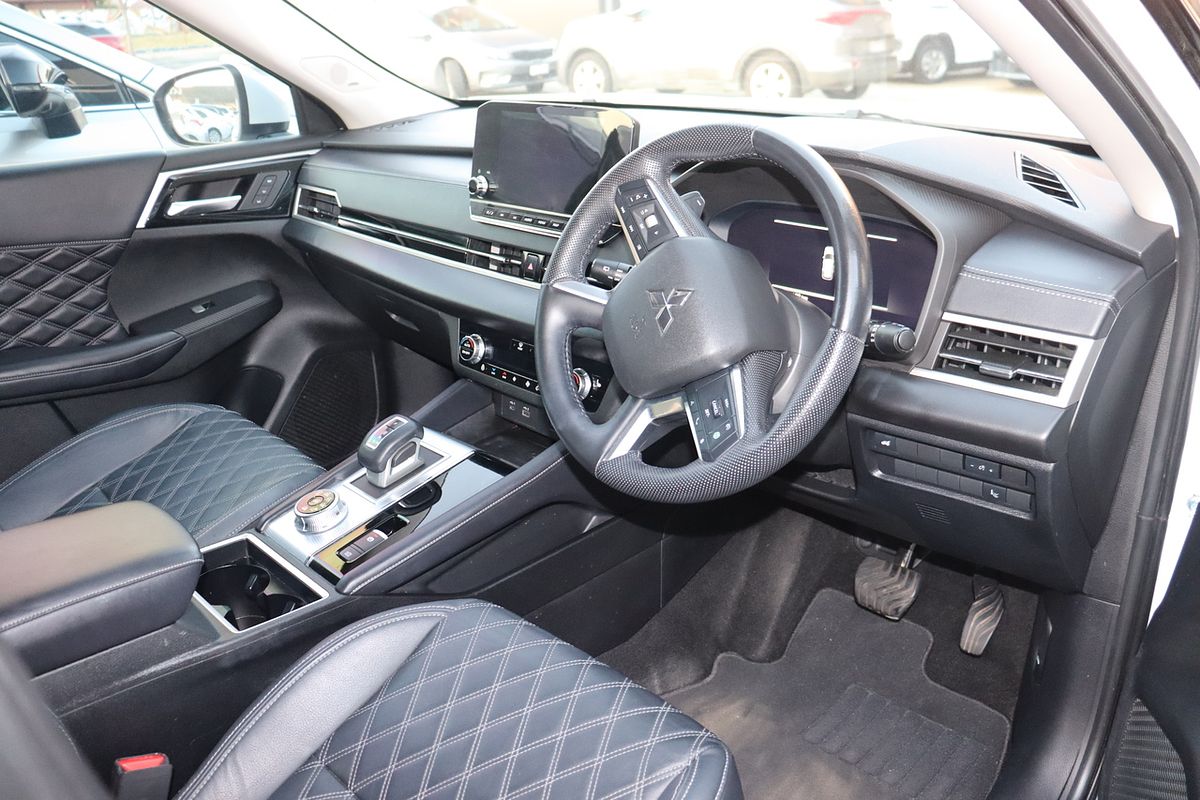 2022 Mitsubishi Outlander Exceed ZM