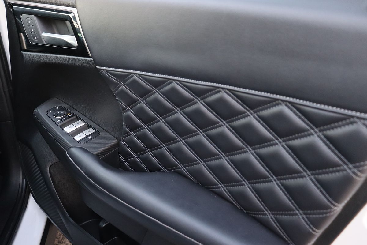 2022 Mitsubishi Outlander Exceed ZM
