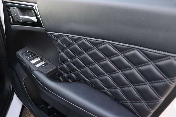 2022 Mitsubishi Outlander Exceed ZM