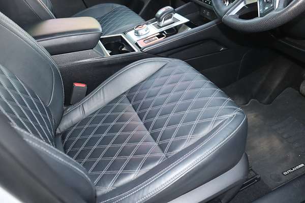 2022 Mitsubishi Outlander Exceed ZM