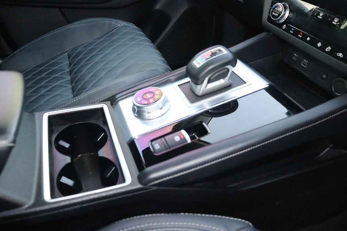 2022 Mitsubishi Outlander Exceed ZM