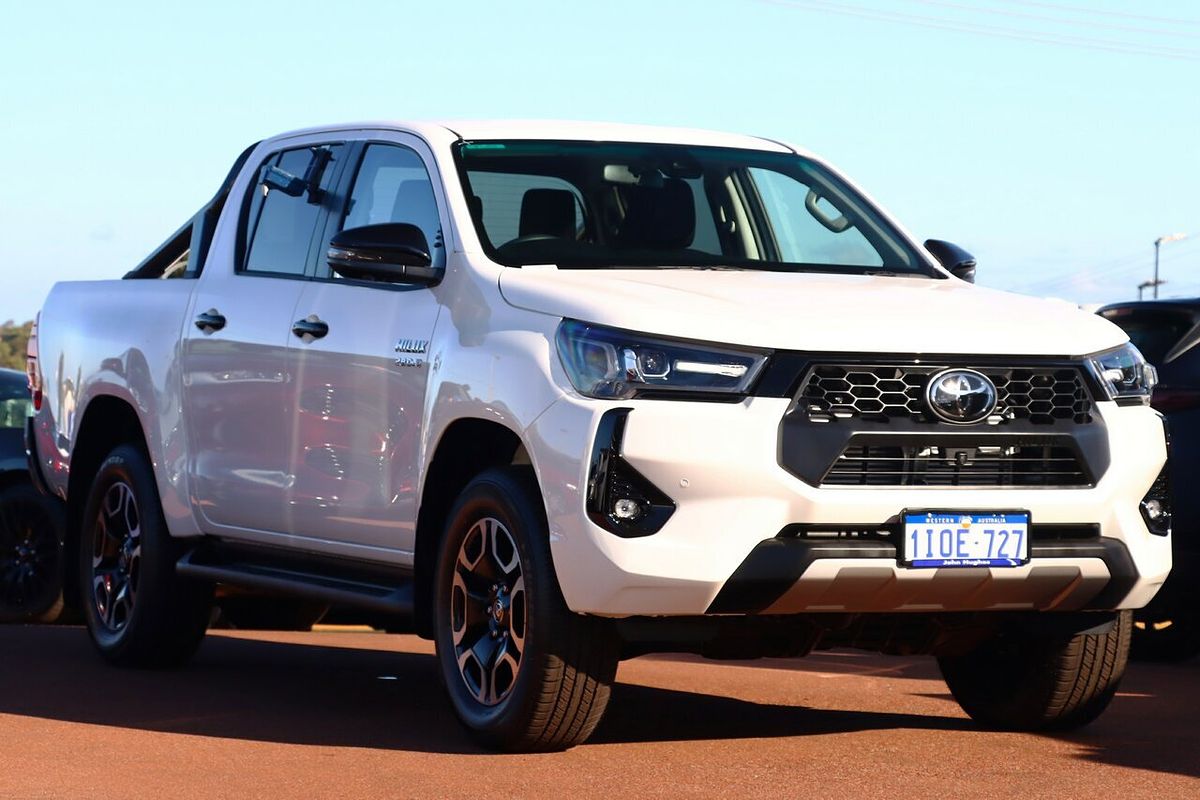2025 Toyota Hilux SR5 48V GUN126R 4X4