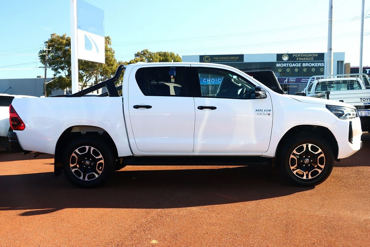2025 Toyota Hilux SR5 48V GUN126R 4X4