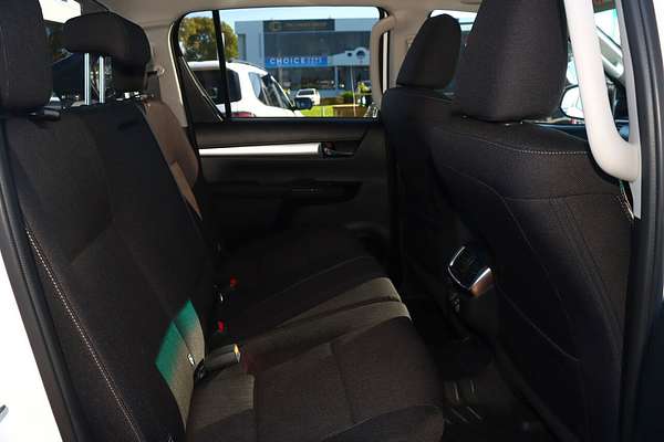 2025 Toyota Hilux SR5 48V GUN126R 4X4