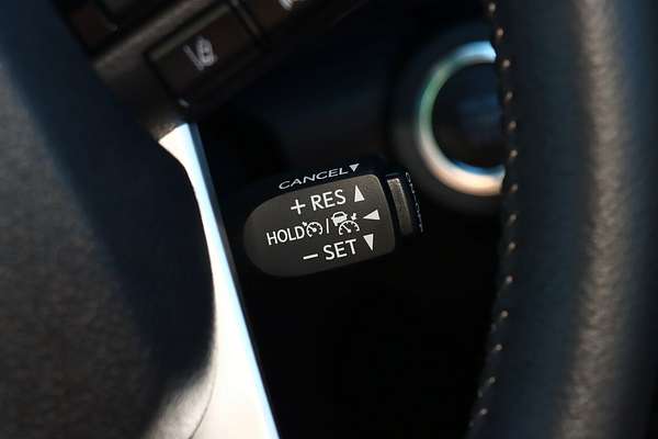 2025 Toyota Hilux SR5 48V GUN126R 4X4
