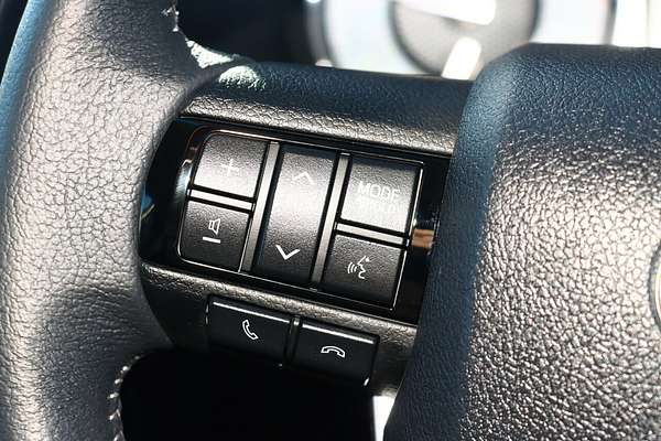 2025 Toyota Hilux SR5 48V GUN126R 4X4