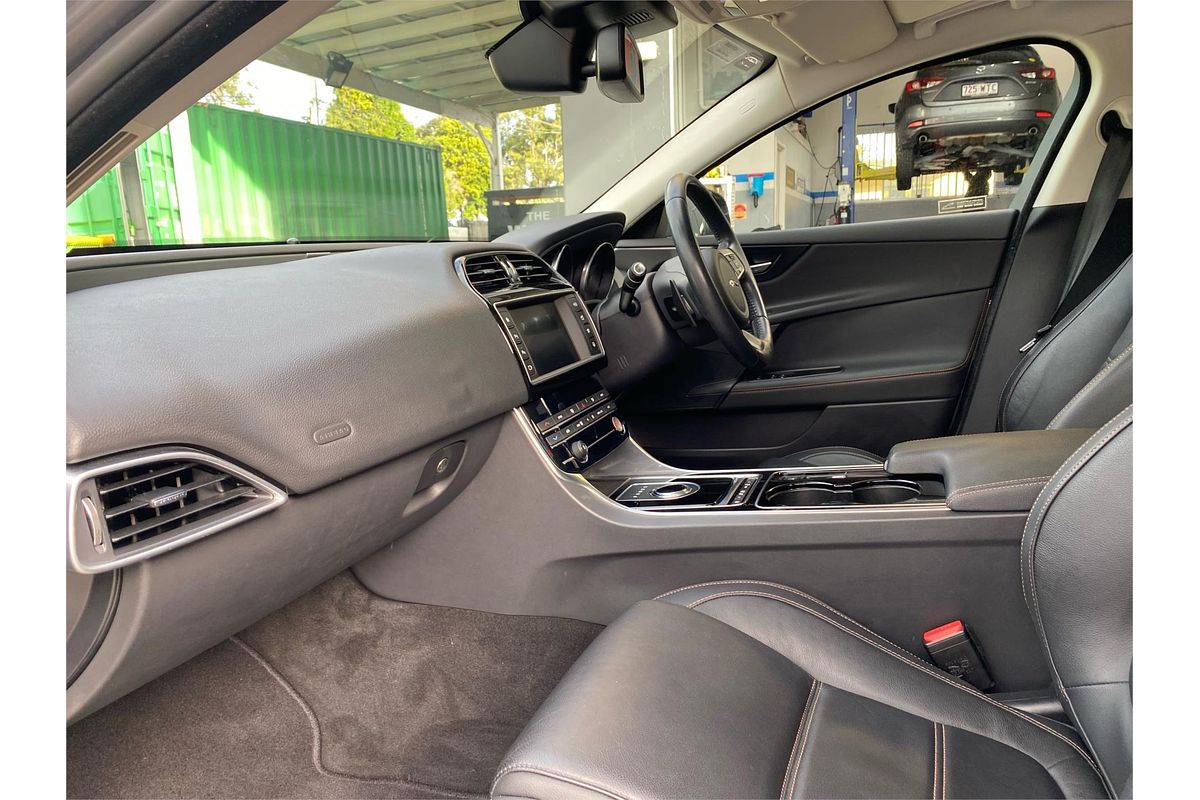 2018 Jaguar XE 25t Prestige X760
