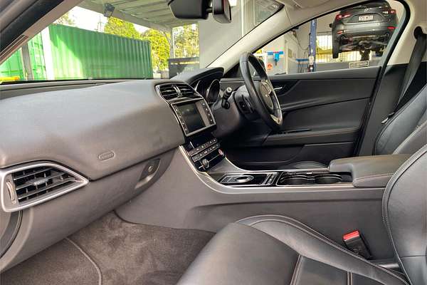 2018 Jaguar XE 25t Prestige X760