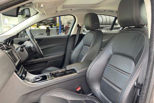 2018 Jaguar XE 25t Prestige X760
