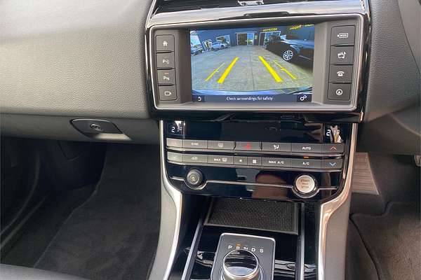2018 Jaguar XE 25t Prestige X760