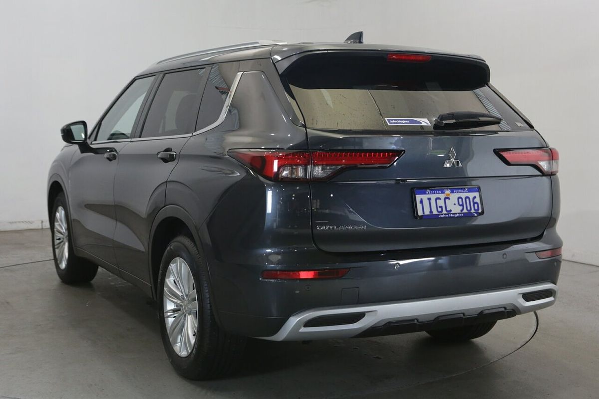 2024 Mitsubishi Outlander LS ZM