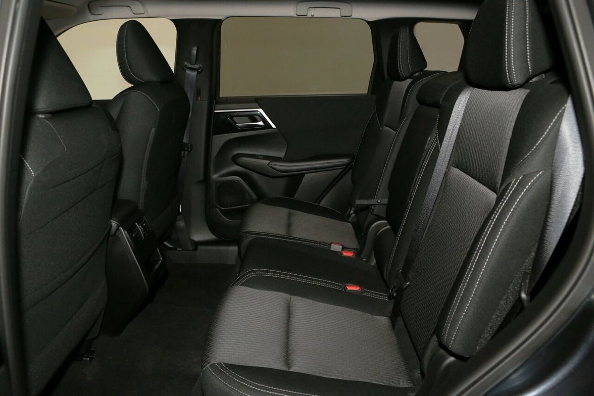 2024 Mitsubishi Outlander LS ZM