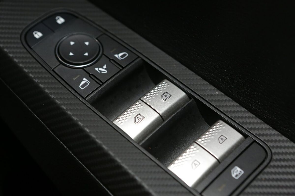 2024 Mitsubishi Outlander LS ZM