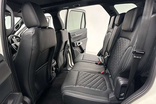 2024 Ford Everest Platinum