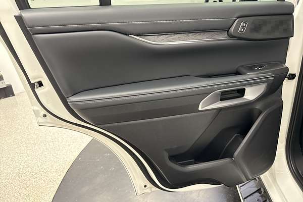 2024 Ford Everest Platinum