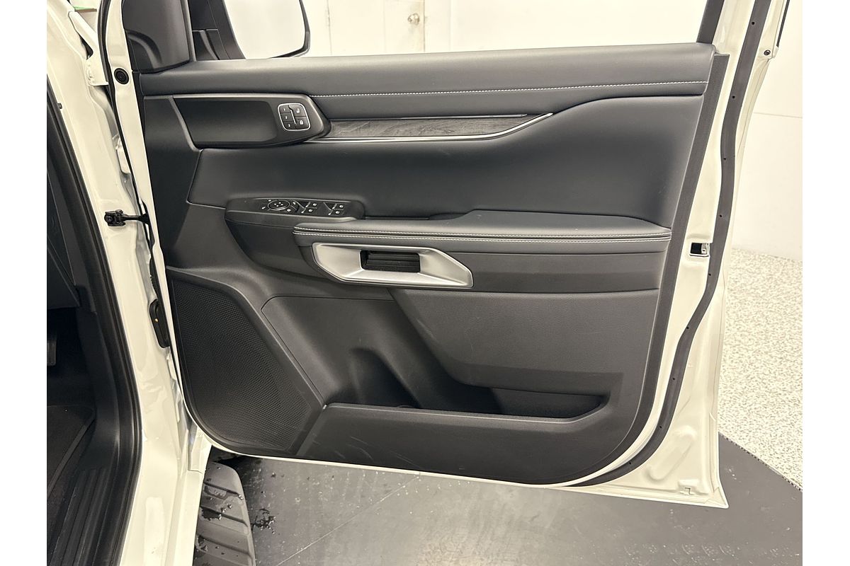 2024 Ford Everest Platinum