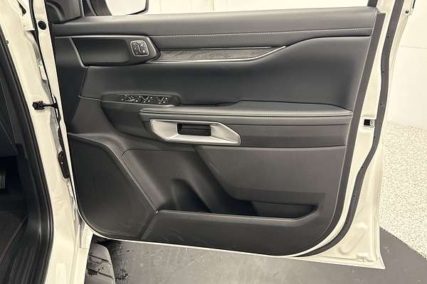 2024 Ford Everest Platinum