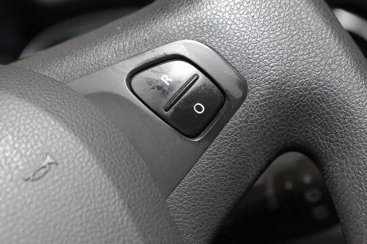 2021 Mitsubishi Express GLX SN LWB