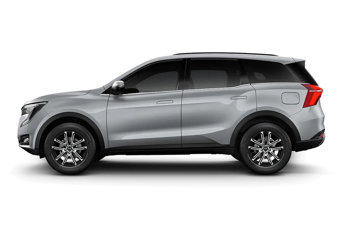 2025 Mahindra XUV700 AX7