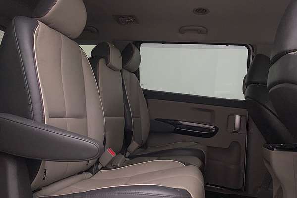 2017 Kia Carnival Platinum YP