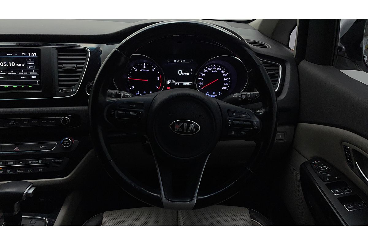 2017 Kia Carnival Platinum YP