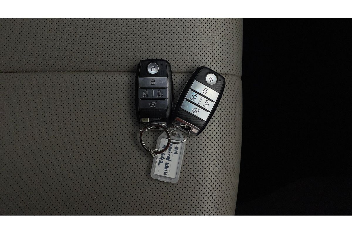 2017 Kia Carnival Platinum YP