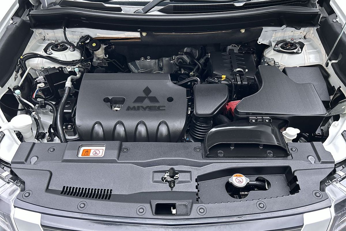 2020 Mitsubishi Outlander ES ZL