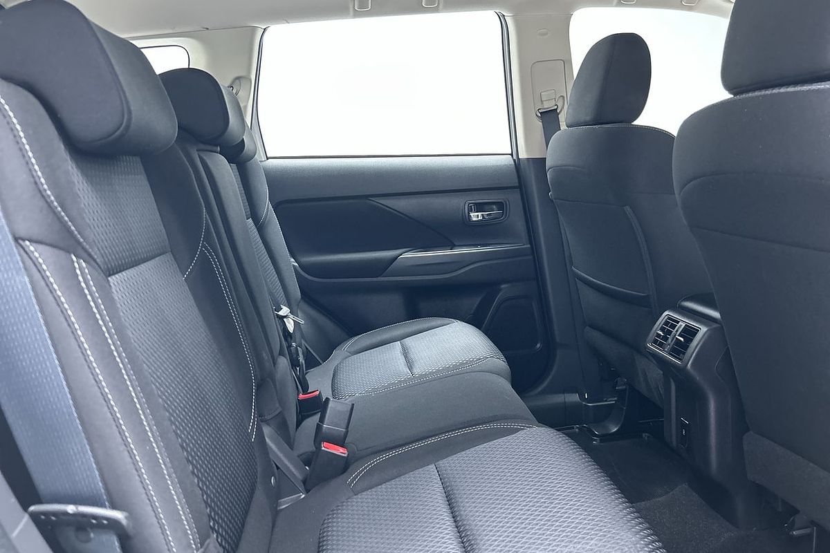 2020 Mitsubishi Outlander ES ZL