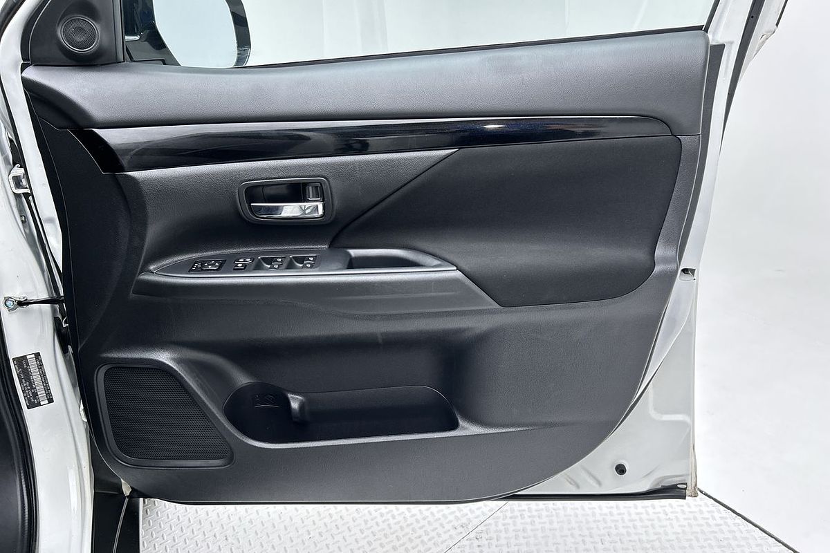 2020 Mitsubishi Outlander ES ZL