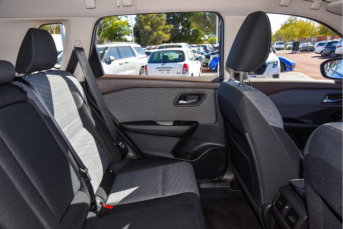 2024 Nissan X-TRAIL ST T33