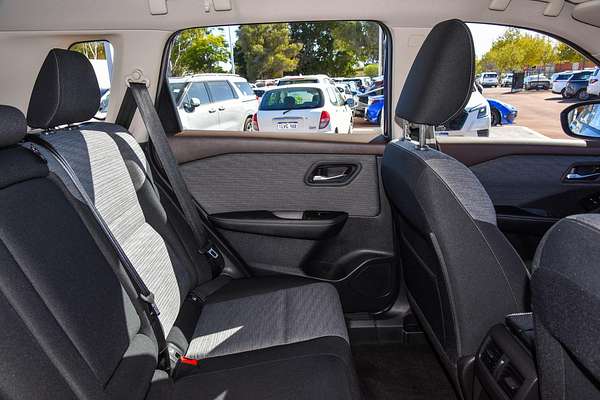 2024 Nissan X-TRAIL ST T33