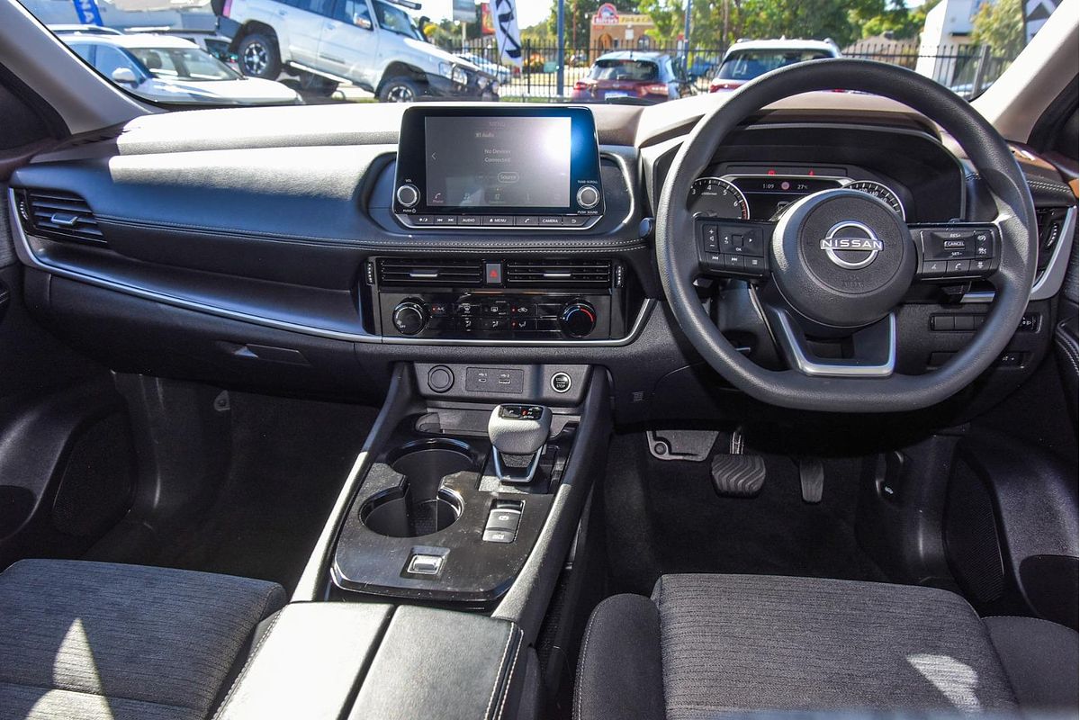 2024 Nissan X-TRAIL ST T33