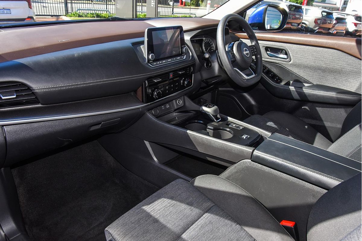 2024 Nissan X-TRAIL ST T33