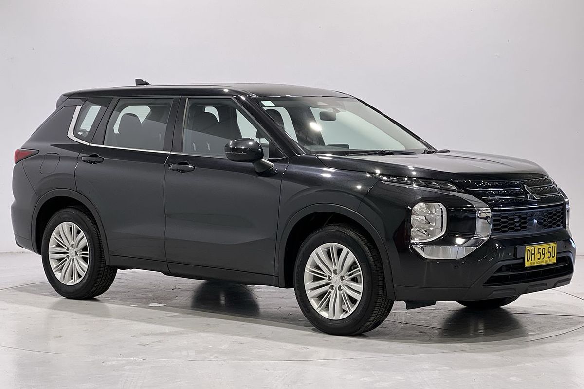 2023 Mitsubishi Outlander ES ZM