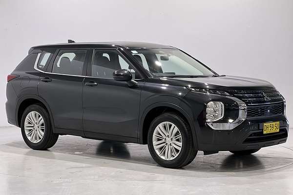 2023 Mitsubishi Outlander ES ZM