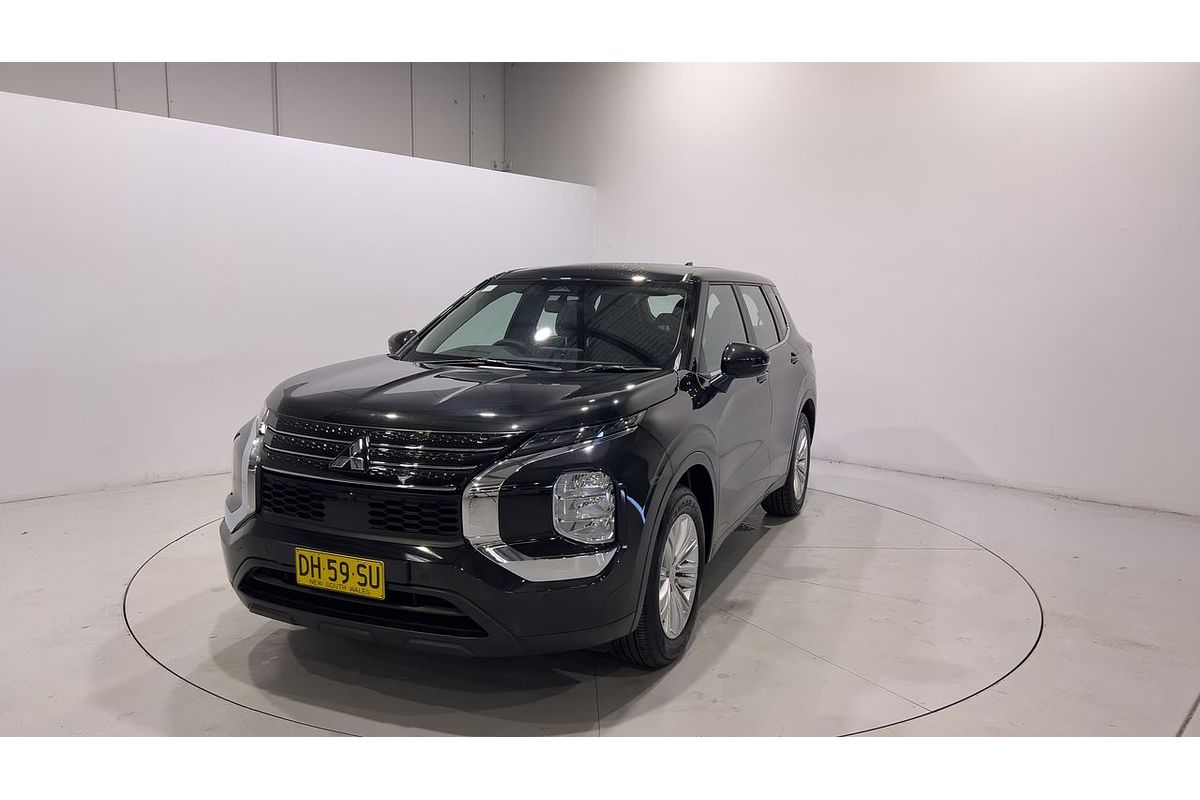 2023 Mitsubishi Outlander ES ZM